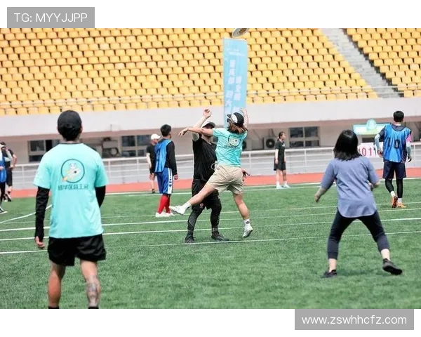 武汉飞盘队的崛起与力量探索：团结拼搏的青春风采